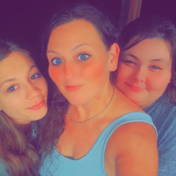 Meet Your Posher!! - Picture 2 of 4